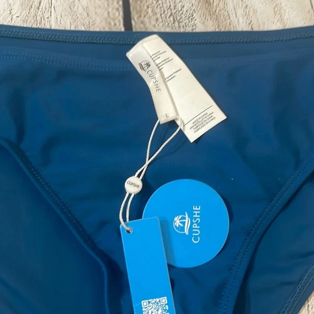 NWT! Women’s Cupshe Blue bikini bottoms Large